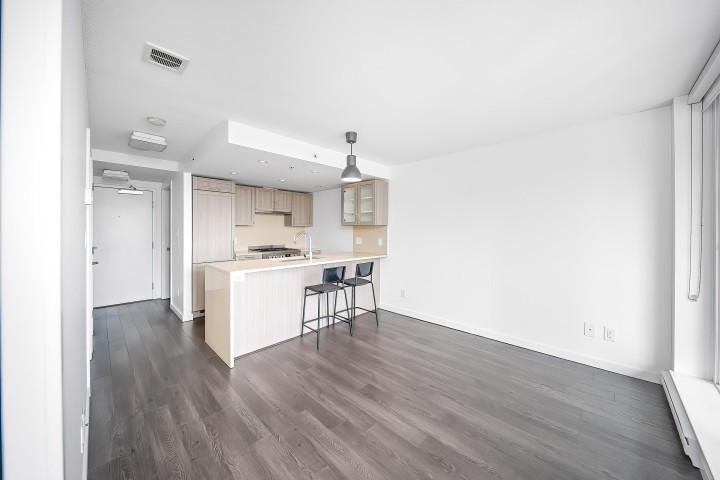 Photo 8 at 915 - 5665 Boundary Road, Collingwood VE, Vancouver East