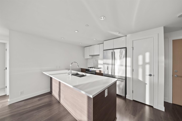 Photo 2 at 717 - 3557 Sawmill Crescent, South Marine, Vancouver East