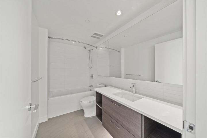 Photo 16 at 717 - 3557 Sawmill Crescent, South Marine, Vancouver East