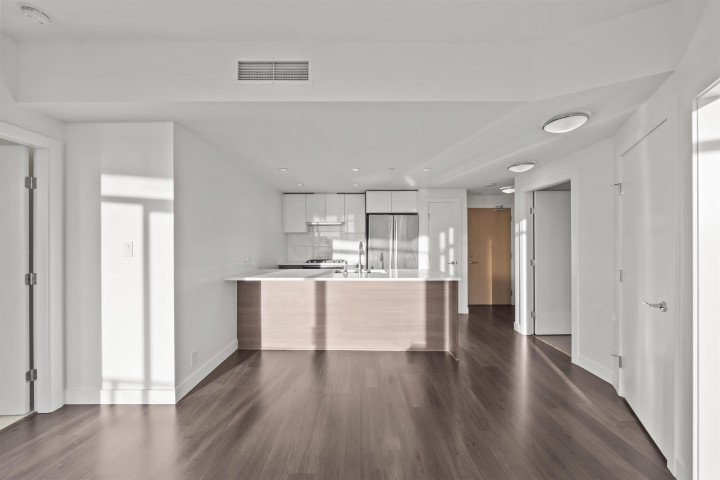 Photo 5 at 717 - 3557 Sawmill Crescent, South Marine, Vancouver East