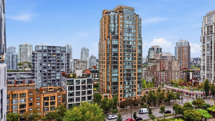 Photo 4 at 1182 Richards Street, Yaletown, Vancouver West