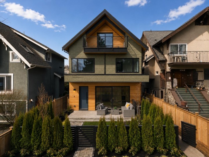 Photo 1 at 1 - 2755 W 11th Avenue, Kitsilano, Vancouver West