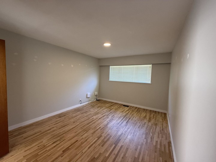 Photo 3 at 3466 E 2nd Avenue, Renfrew VE, Vancouver East