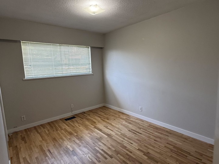 Photo 11 at 3466 E 2nd Avenue, Renfrew VE, Vancouver East