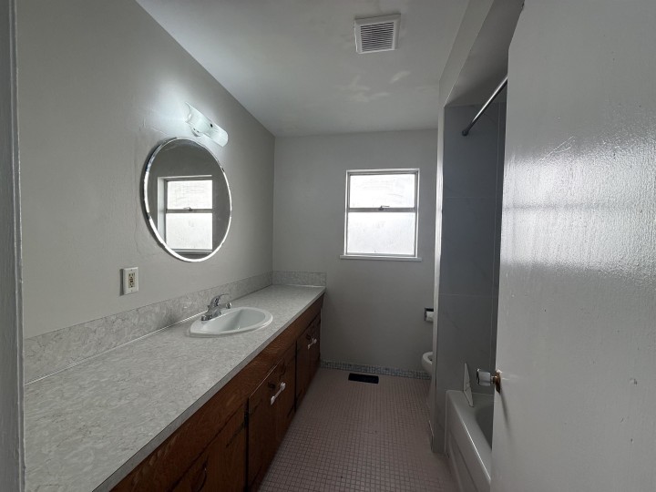 Photo 8 at 3466 E 2nd Avenue, Renfrew VE, Vancouver East