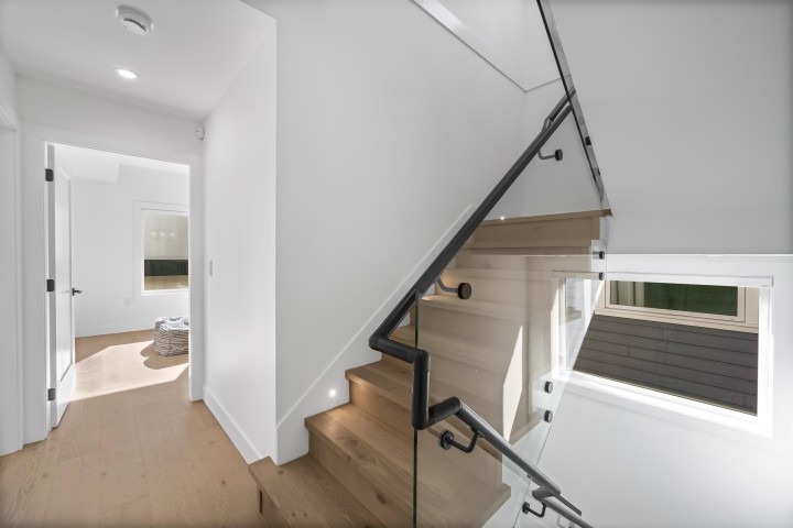 Photo 12 at 2 - 2710 Kitchener Street, Renfrew VE, Vancouver East