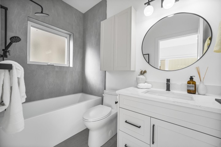 Photo 15 at 2 - 2710 Kitchener Street, Renfrew VE, Vancouver East