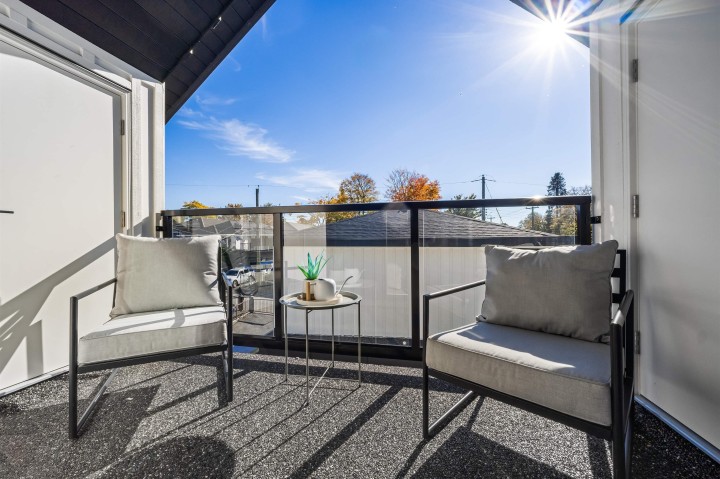Photo 19 at 2 - 2710 Kitchener Street, Renfrew VE, Vancouver East