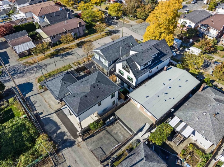 Photo 25 at 2 - 2710 Kitchener Street, Renfrew VE, Vancouver East