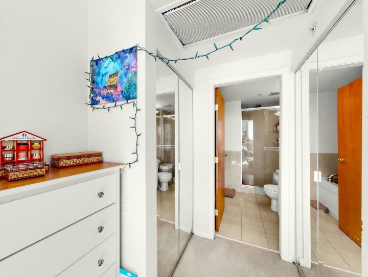 Photo 26 at 3803 - 1111 W Pender Street, Coal Harbour, Vancouver West