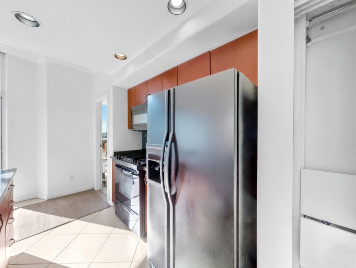Photo 8 at 3803 - 1111 W Pender Street, Coal Harbour, Vancouver West
