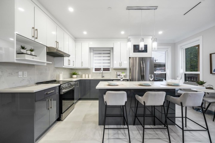 Photo 6 at 5949 Sherbrooke Street, Knight, Vancouver East