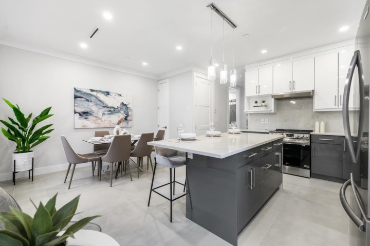 Photo 9 at 5949 Sherbrooke Street, Knight, Vancouver East