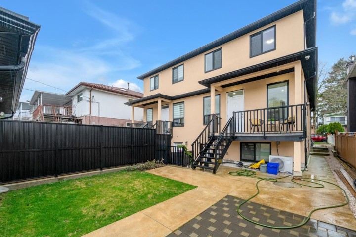 Photo 18 at 5949 Sherbrooke Street, Knight, Vancouver East
