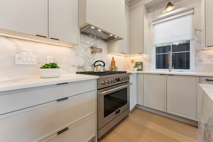 Photo 6 at 2 - 2256 E Pender Street, Hastings, Vancouver East