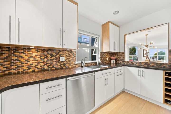 Photo 15 at 2240 York Avenue, Kitsilano, Vancouver West