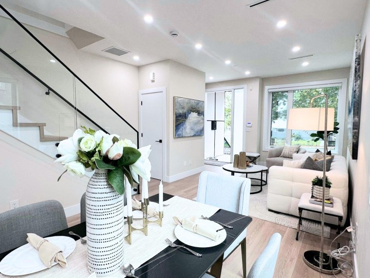 Photo 7 at 2828 Cheyenne Avenue, Collingwood VE, Vancouver East