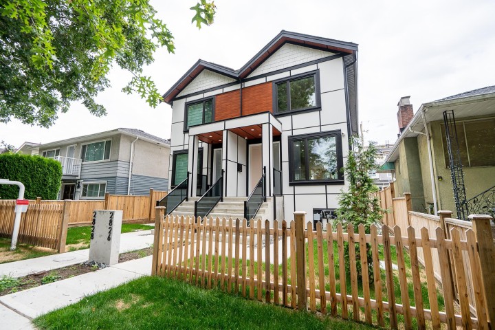 Photo 1 at 2828 Cheyenne Avenue, Collingwood VE, Vancouver East