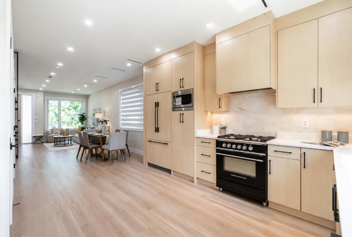 Photo 11 at 2828 Cheyenne Avenue, Collingwood VE, Vancouver East