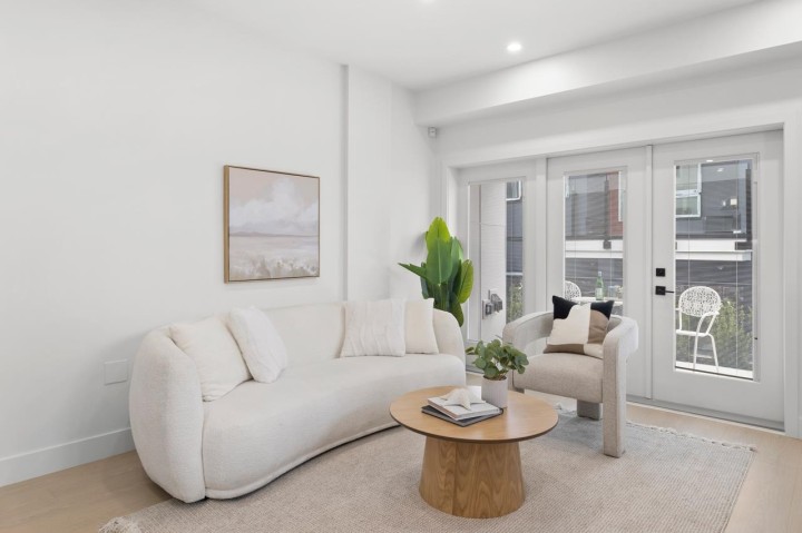 Photo 5 at 102 - 2137 E Pender Street, Hastings, Vancouver East