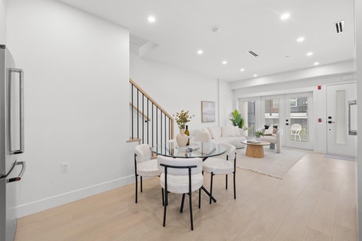 Photo 9 at 102 - 2137 E Pender Street, Hastings, Vancouver East