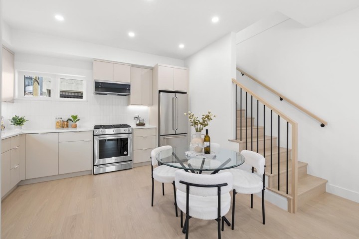 Photo 8 at 102 - 2137 E Pender Street, Hastings, Vancouver East