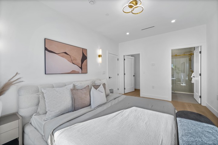 Photo 12 at 2712 Kitchener Street, Renfrew VE, Vancouver East