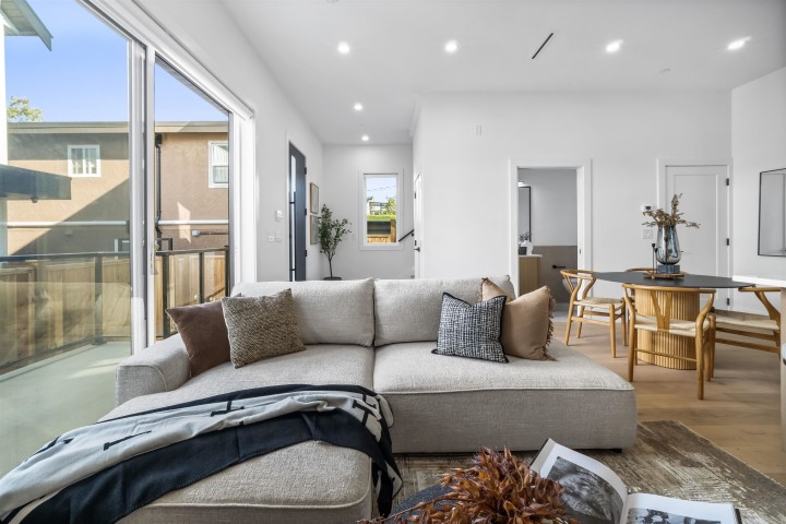 Photo 7 at 2712 Kitchener Street, Renfrew VE, Vancouver East
