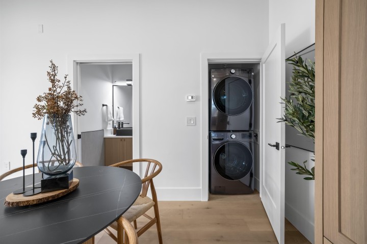 Photo 9 at 2712 Kitchener Street, Renfrew VE, Vancouver East