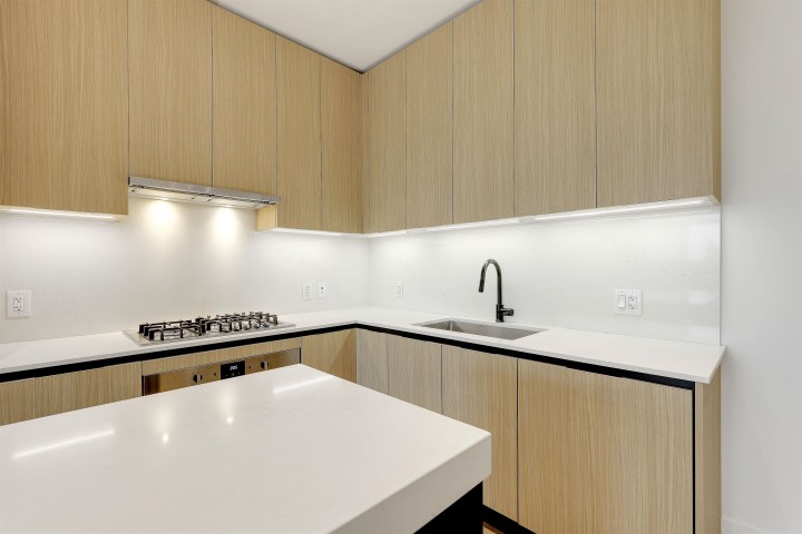 Photo 10 at 604 - 2235 E Broadway, Grandview Woodland, Vancouver East