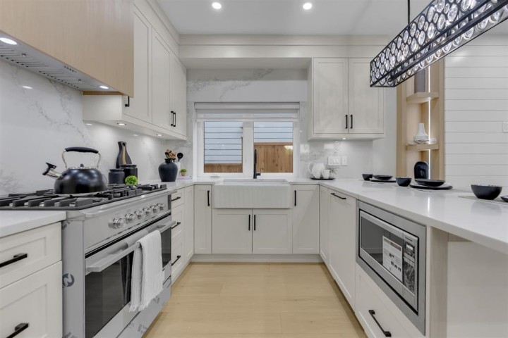 Photo 13 at 1 - 2888 E 6th Ave Avenue, Renfrew VE, Vancouver East
