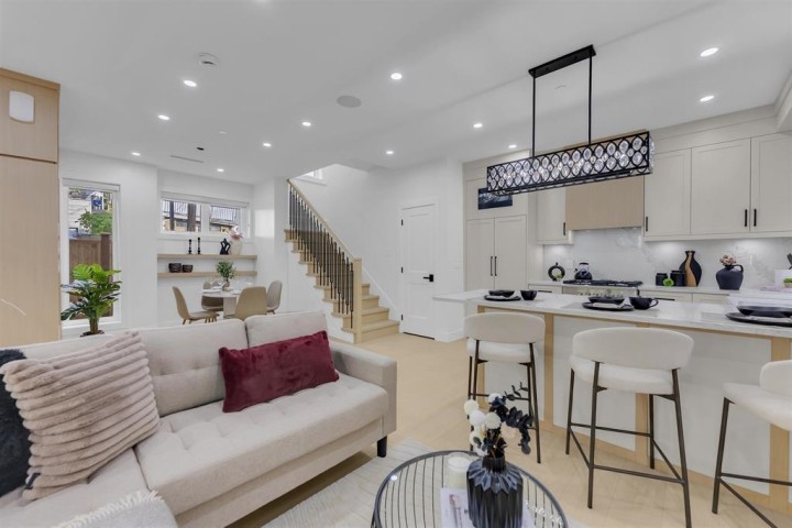 Photo 1 at 1 - 2888 E 6th Ave Avenue, Renfrew VE, Vancouver East