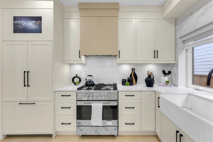 Photo 11 at 1 - 2888 E 6th Ave Avenue, Renfrew VE, Vancouver East