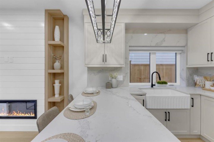 Photo 5 at 2 - 2888 E 6th Avenue, Renfrew VE, Vancouver East