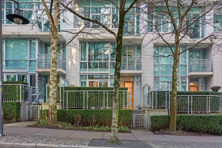 Photo 4 at 493 Broughton Street, Coal Harbour, Vancouver West