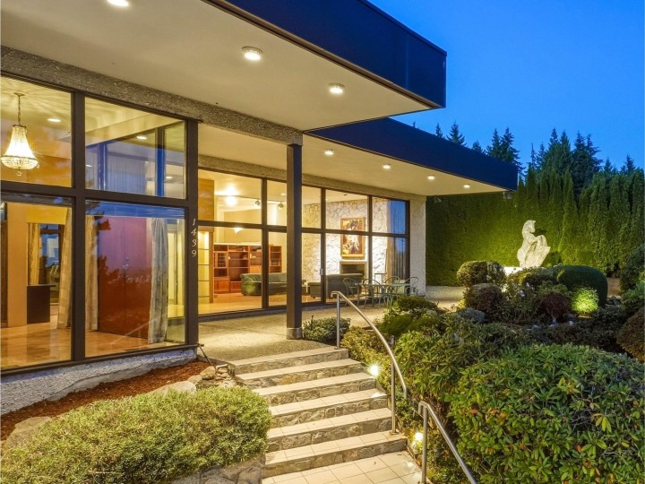 Photo 3 at 1439 Sandhurst Place, Chartwell, West Vancouver