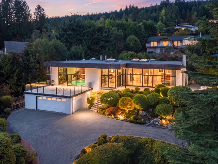 Photo 1 at 1439 Sandhurst Place, Chartwell, West Vancouver