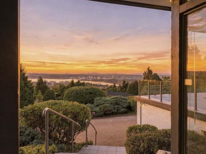 Photo 5 at 1439 Sandhurst Place, Chartwell, West Vancouver