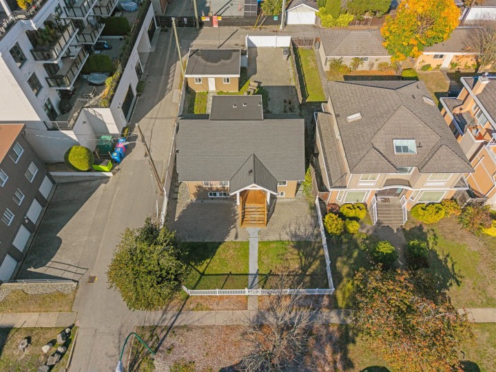 Photo 2 at 2079 W 46th Avenue, Kerrisdale, Vancouver West