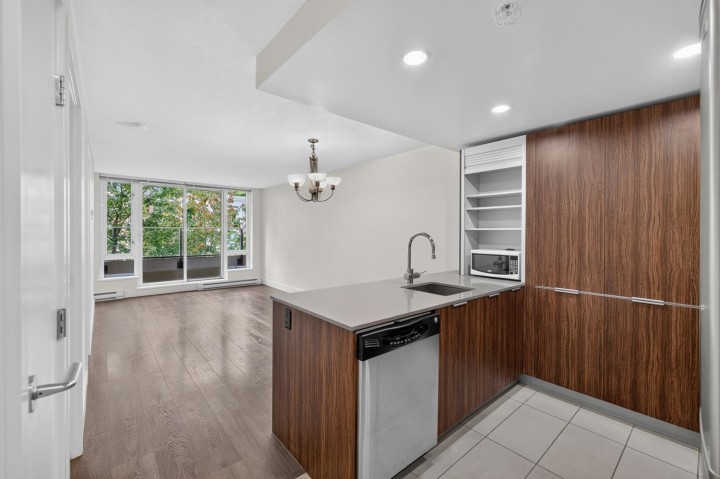 Photo 6 at 410 - 1088 Richards Street, Yaletown, Vancouver West