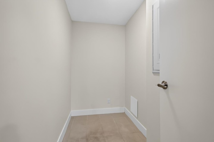 Photo 21 at 410 - 1088 Richards Street, Yaletown, Vancouver West