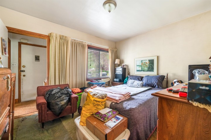 Photo 7 at 2566 Venables Street, Renfrew VE, Vancouver East