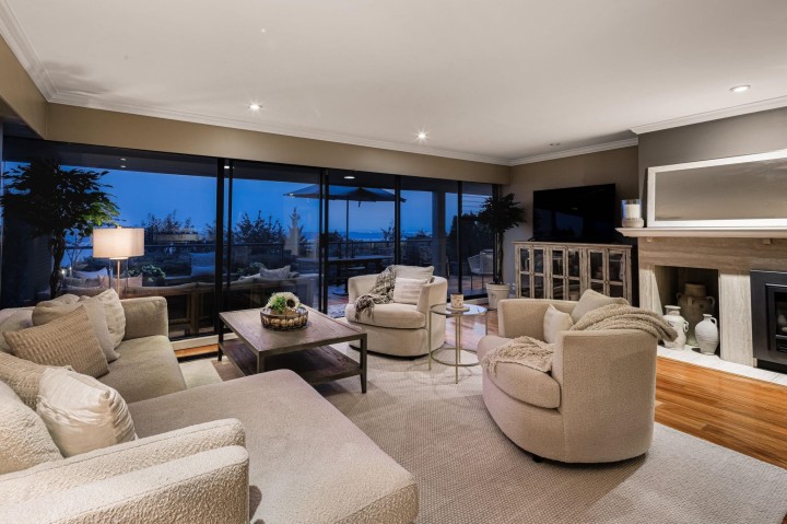 Photo 7 at 14 - 2246 Folkestone Way, Panorama Village, West Vancouver