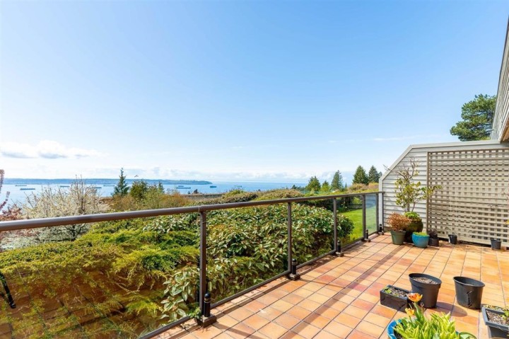 Photo 3 at 14 - 2246 Folkestone Way, Panorama Village, West Vancouver