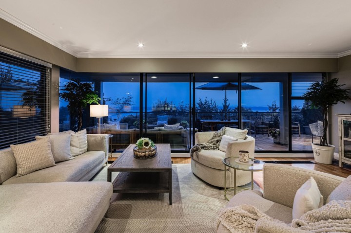 Photo 5 at 14 - 2246 Folkestone Way, Panorama Village, West Vancouver