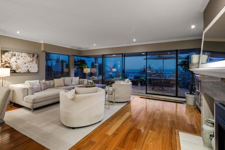 Photo 9 at 14 - 2246 Folkestone Way, Panorama Village, West Vancouver