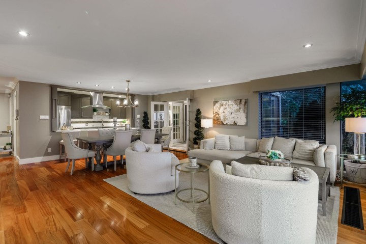 Photo 10 at 14 - 2246 Folkestone Way, Panorama Village, West Vancouver