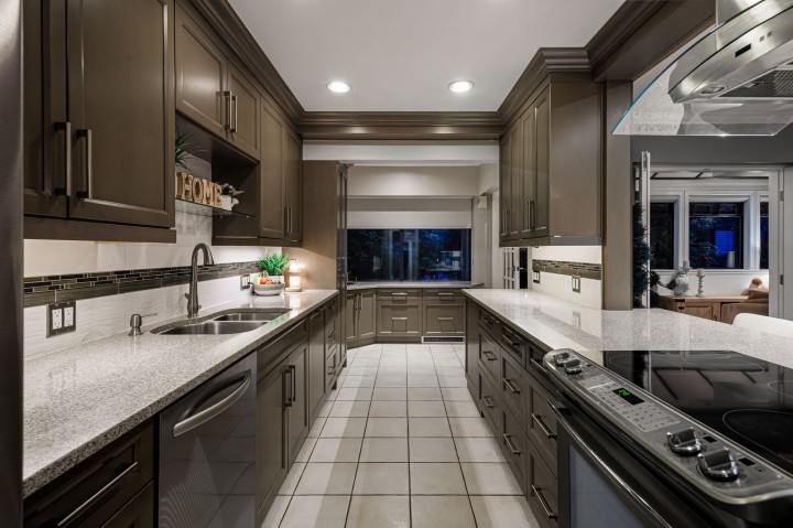 Photo 31 at 14 - 2246 Folkestone Way, Panorama Village, West Vancouver