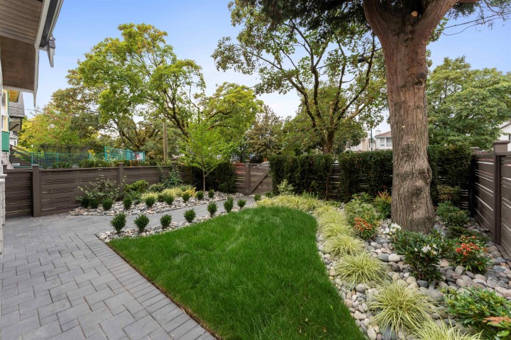 Photo 6 at 1 - 2256 E Pender Street, Hastings, Vancouver East