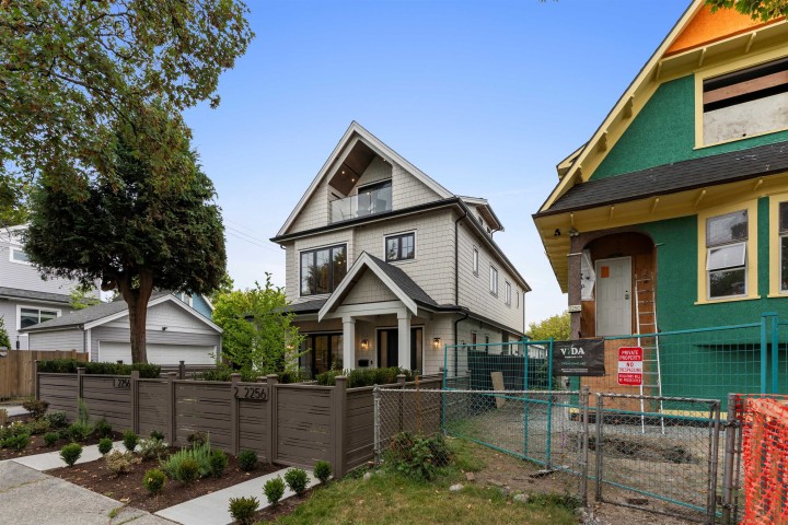 Photo 3 at 1 - 2256 E Pender Street, Hastings, Vancouver East